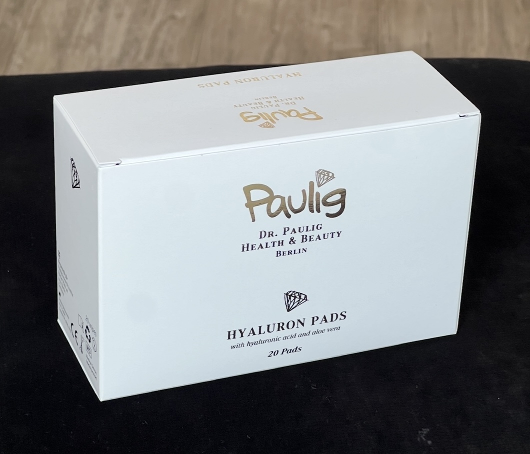 Weiße Schachtel mit goldener Schrift von Dr. Paulig für Hyaluron-Pads